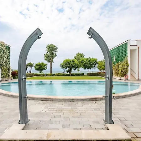 公寓 Gardaland_luxury_apartment Pool & Free Parking Ronchi (Veneto)