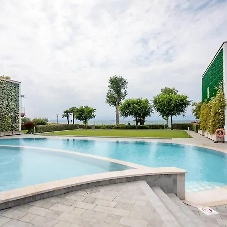 Gardaland_luxury_apartment Pool & Free Parking Apartamento Ronchi (Veneto)